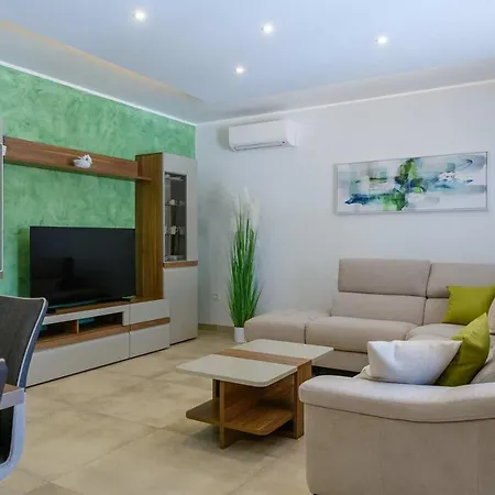 Santa Domenica Holiday home