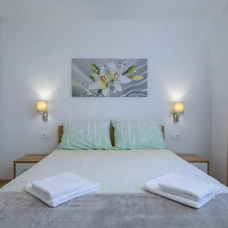 Santa Domenica Holiday home Nedescina