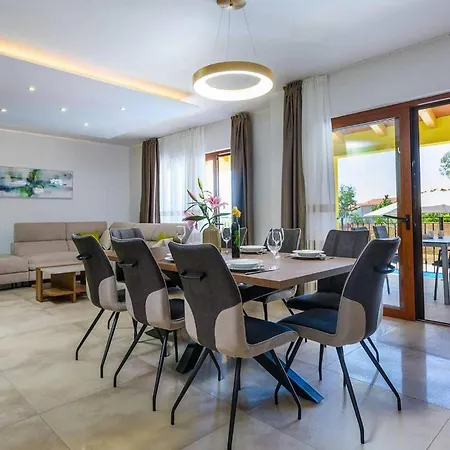 Santa Domenica Holiday home