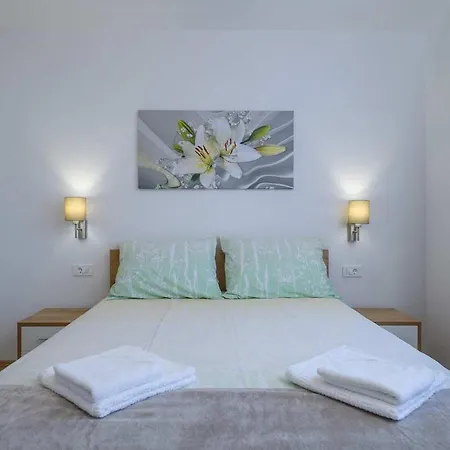 Santa Domenica Holiday home